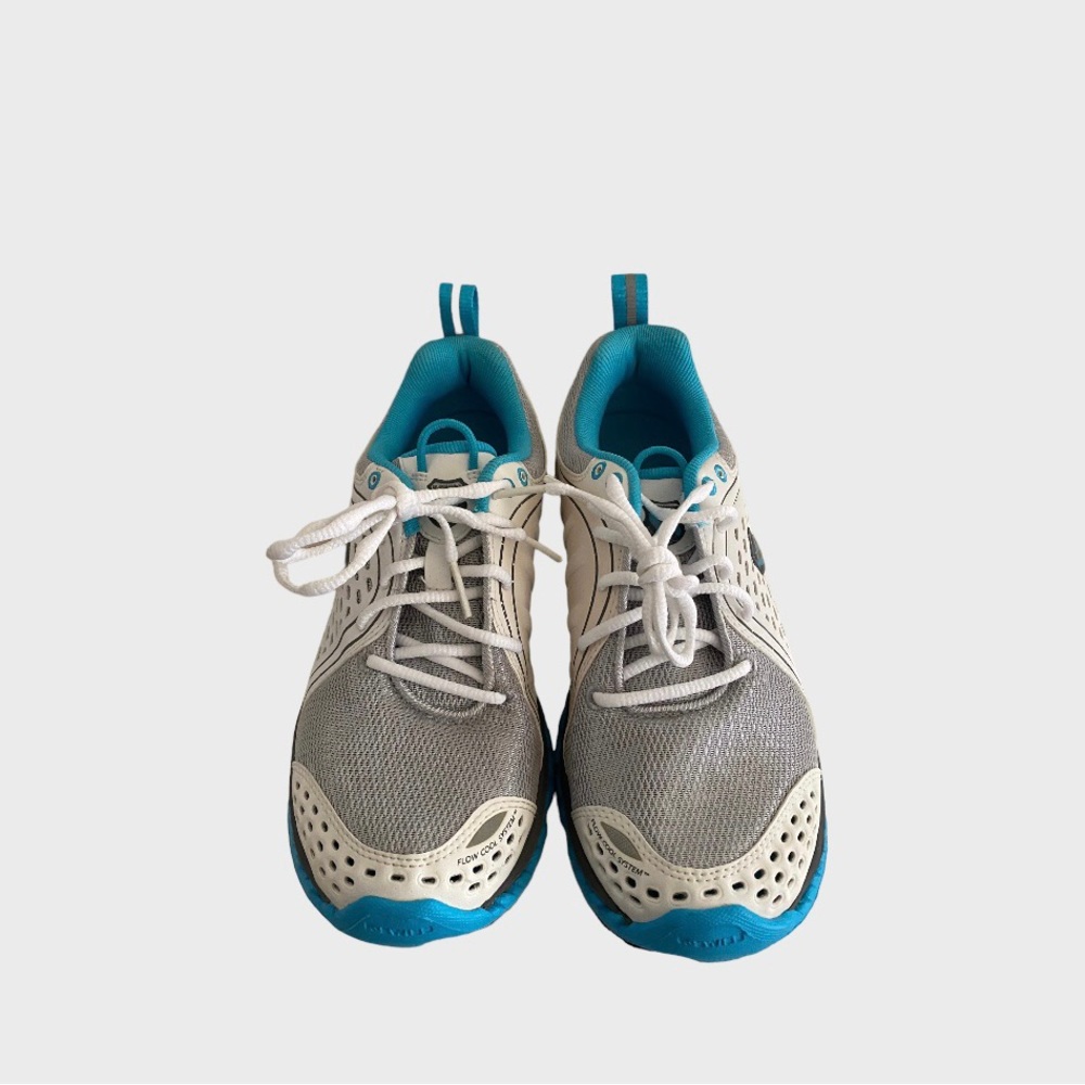 K-Swiss BladeFootRun Women’s Low,Size: US 7, Eur 38,UK 5 , Medium